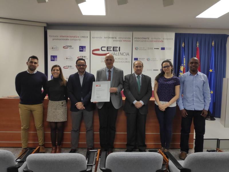 Rafael Gozalbez recibe el reconocimiento EIBT de ANCES junto a su equipo