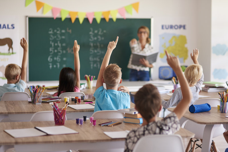 ¿Qué deben tener en cuenta los centros educativos para cumplir con la protección de datos?